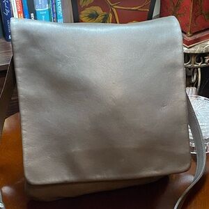 Coach Elegant Gray Leather crossbody Bag